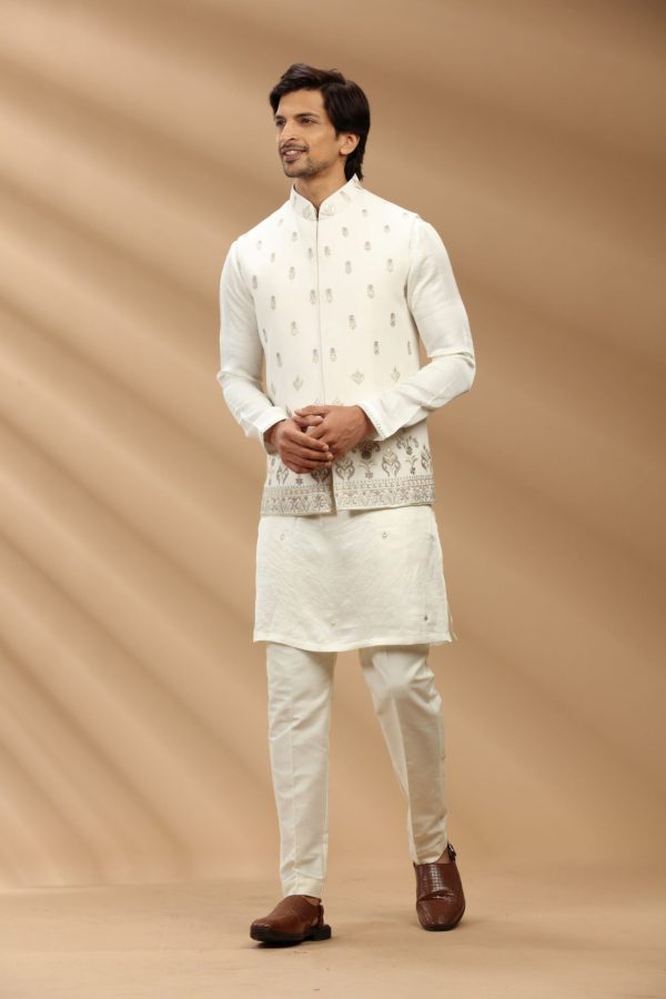 Off White color art slik fabric Mens kurta set 80326