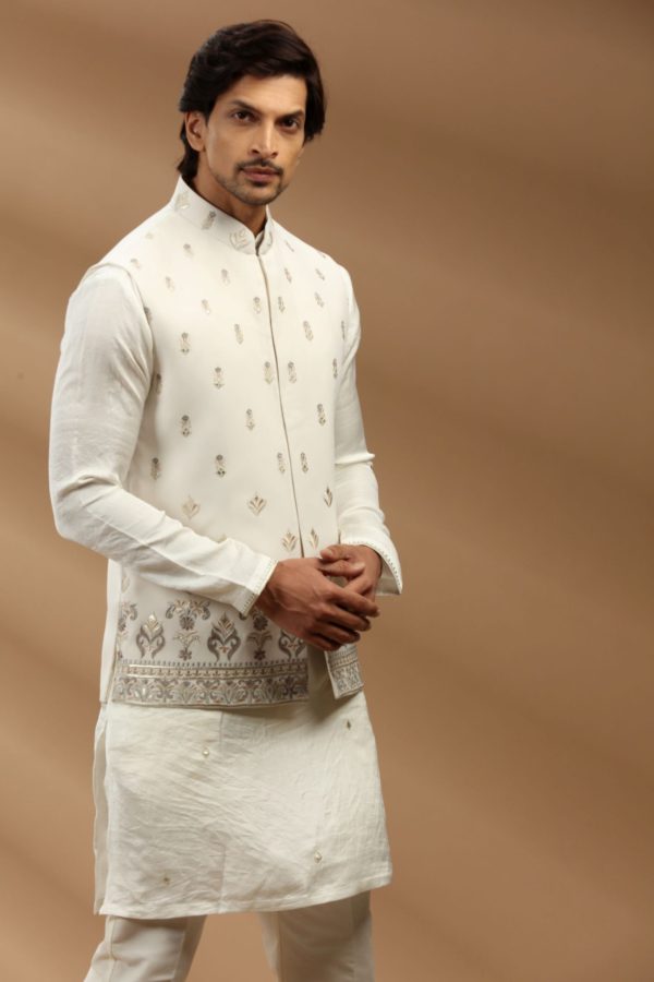 Off White color art slik fabric Mens kurta set 80326 - Image 3